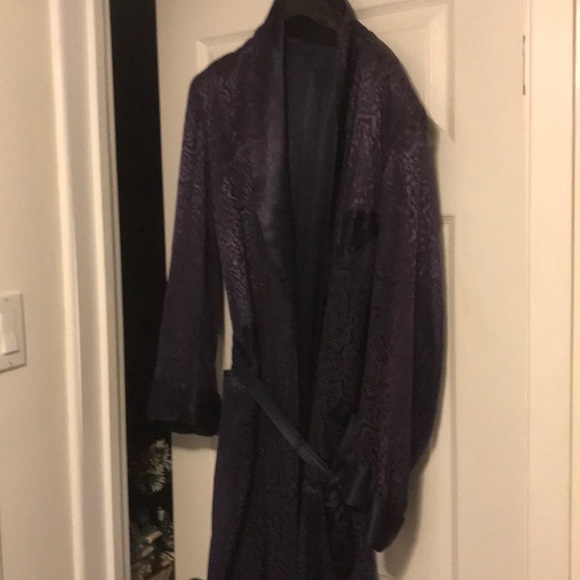 Man’s silk robe ( brown medium) - Picture 2 of 2